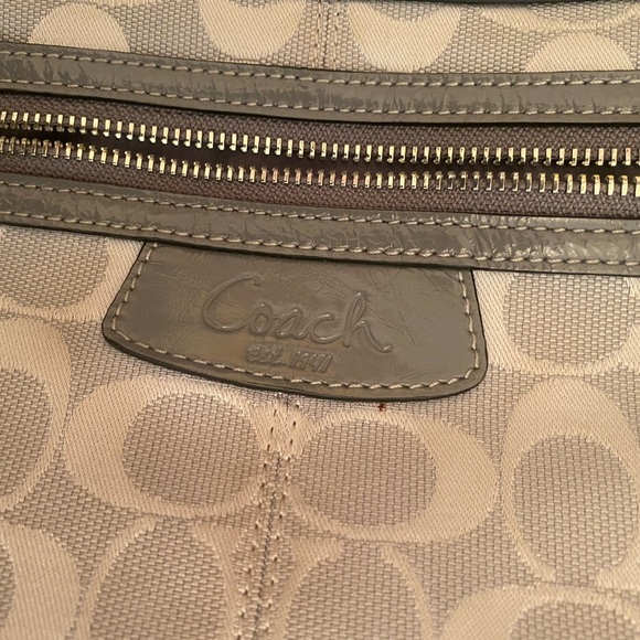 JUST REDUCED $$ Beautiful gray authentic Coach handbag - Picture 2 of 7